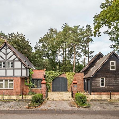 Beautiful English Villa With Hottub Zuidwolde  Exterior foto